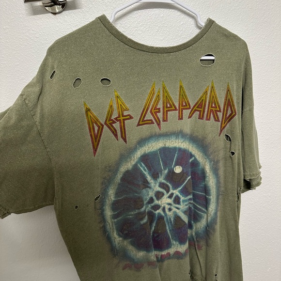 Def Lepard Graphic Tee - Picture 2 of 6